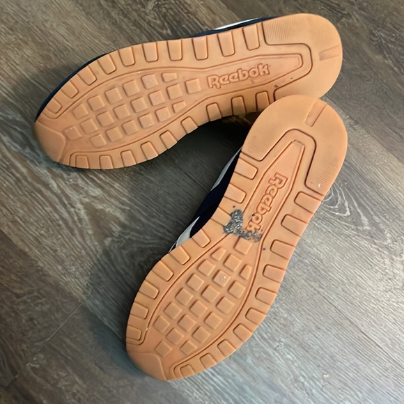 COPY - Reebok Classic - Picture 6 of 6